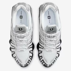 Nike Shox Men's White and Gray Athletic Shoes